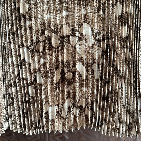Ralph Lauren pleated snake print skirt—10p - Picture 3 of 5